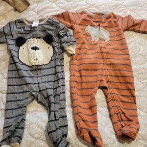 Set of 2 sleepers  size 3-6 month